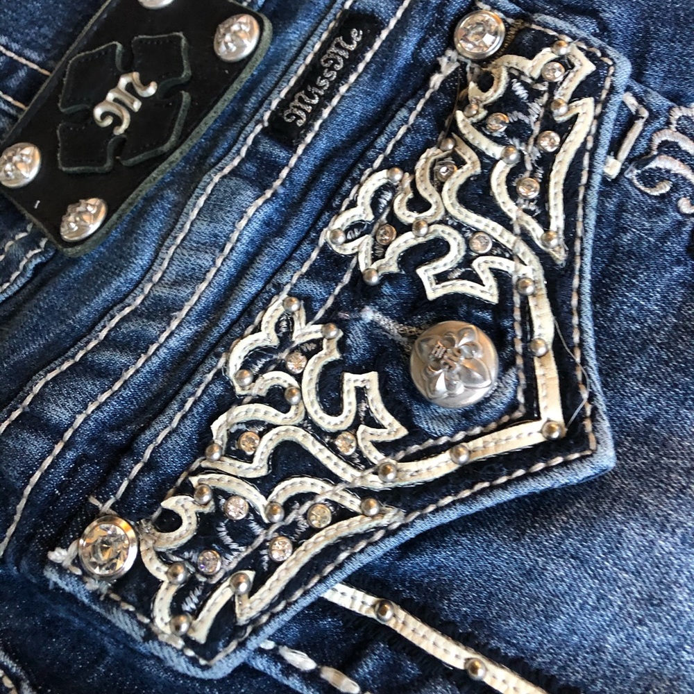 Miss Me boot cut jeans. Size 29